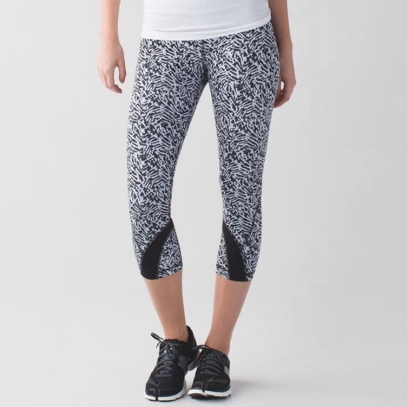 lululemon athletica Pants - lululemon Inspire Cropped Leggings